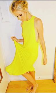 Jessy Schram feet photo thumbnail