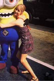 Jessy Schram feet photo thumbnail