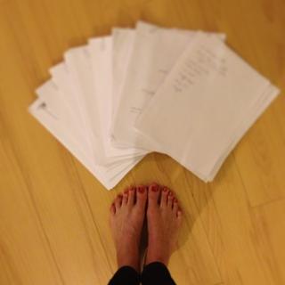 Jessy Schram feet photo thumbnail