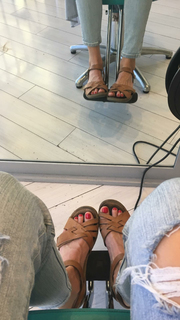 Jessy Schram feet photo thumbnail