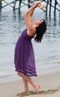 Jessy Schram feet photo thumbnail