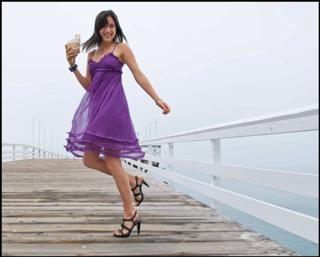 Jessy Schram feet photo thumbnail