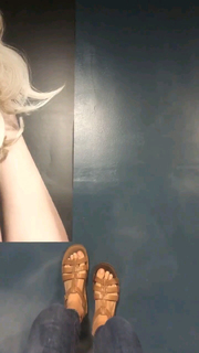 Jessy Schram feet photo thumbnail