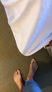 Jessy Schram feet photo thumbnail