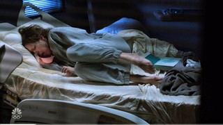 Jessy Schram feet photo thumbnail