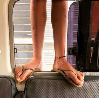 Jessy Schram feet photo thumbnail