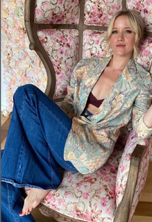 Jessy Schram feet photo thumbnail