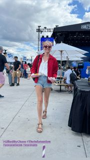 Jessy Schram feet photo thumbnail