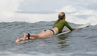 Jessy Schram feet photo thumbnail