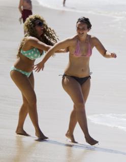 Jesy Nelson feet photo thumbnail