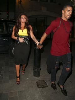 Jesy Nelson feet photo thumbnail