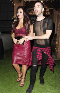 Jesy Nelson feet photo thumbnail