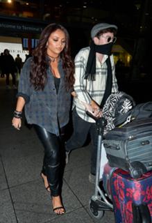 Jesy Nelson feet photo thumbnail