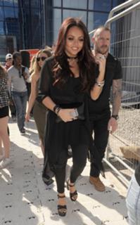 Jesy Nelson feet photo thumbnail