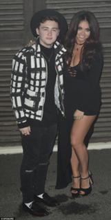 Jesy Nelson feet photo thumbnail
