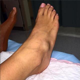 Jesy Nelson feet photo thumbnail