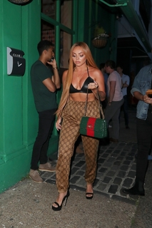 Jesy Nelson feet photo thumbnail
