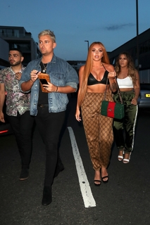 Jesy Nelson feet photo thumbnail