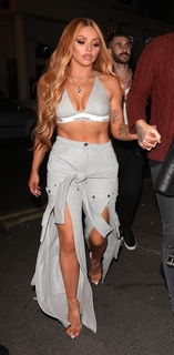 Jesy Nelson feet photo thumbnail