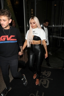 Jesy Nelson feet photo thumbnail