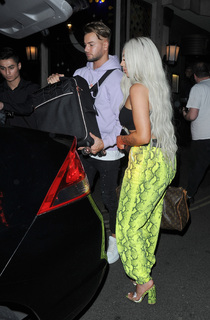 Jesy Nelson feet photo thumbnail