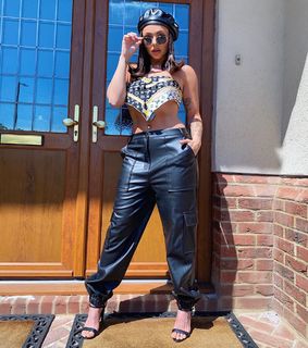 Jesy Nelson feet photo thumbnail