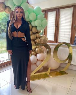 Jesy Nelson feet photo thumbnail