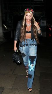 Jesy Nelson feet photo thumbnail