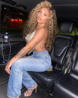 Jesy Nelson feet photo thumbnail