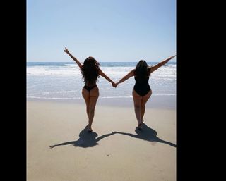 Jesy Nelson feet photo thumbnail