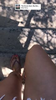 Jet Tranter feet photo 5