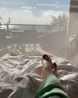 Jewel feet photo thumbnail