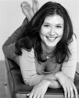Jewel Staite feet photo thumbnail