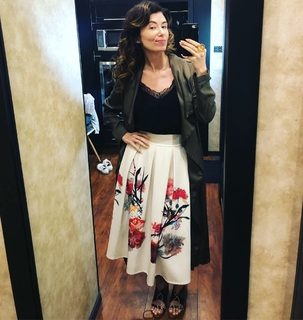 Jewel Staite feet photo thumbnail