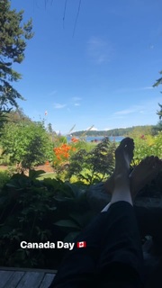 Jewel Staite feet photo thumbnail