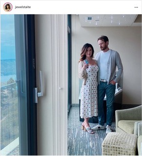Jewel Staite feet photo thumbnail