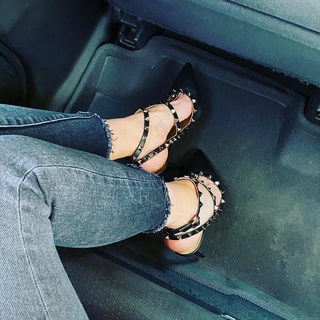 Jewel Staite feet photo thumbnail