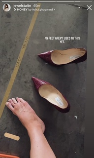 Jewel Staite feet photo thumbnail