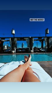 Jewel Staite feet photo thumbnail