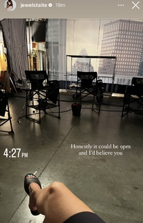 Jewel Staite feet photo thumbnail