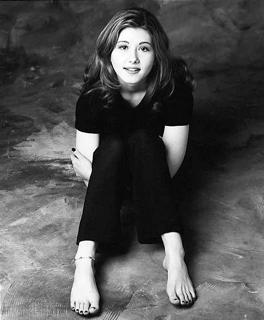 Jewel Staite feet photo thumbnail