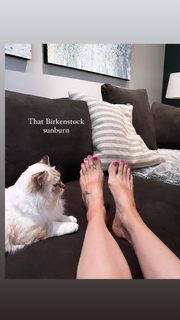 Jewel Staite feet photo thumbnail