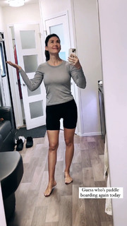 Jewel Staite feet photo thumbnail