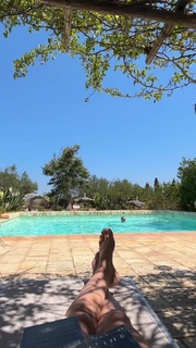 Jewel Staite feet photo thumbnail