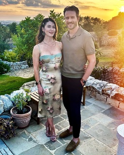 Jewel Staite feet photo thumbnail