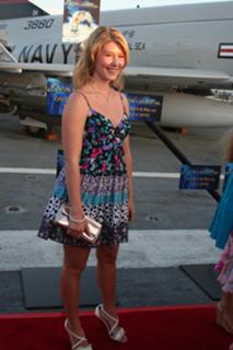 Jewel Staite feet photo thumbnail