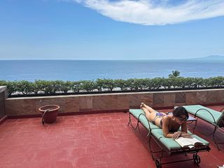 Jewel Staite feet photo thumbnail