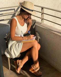 Jhendelyn Nuñez feet photo 3