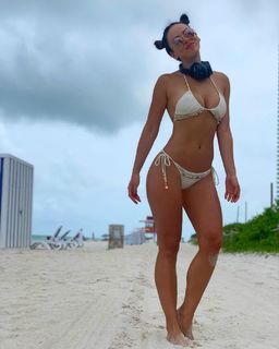 Jhendelyn Nuñez feet photo 9