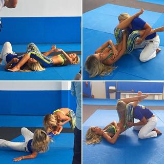 Jhenny Andrade feet photo 4